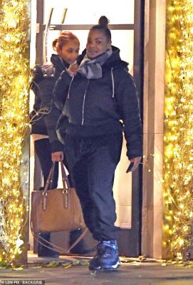 jj_JanetLeavingSantini_London_1.jpg