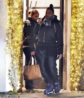 jj_JanetLeavingSantini_London_2.jpg