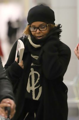 jj_JanetJFKairportNYC_Mar112019_1.jpg