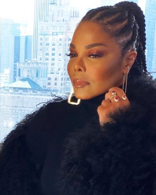 janet_instagram_282329.jpg