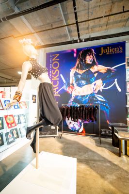 beverlyhills_juliensauctions_official_282229.jpg