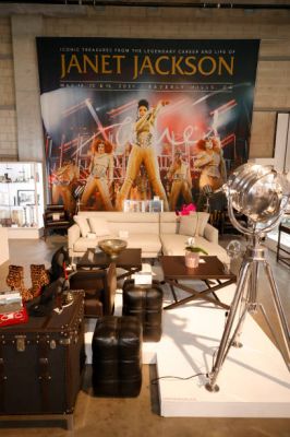 jj_juliensauctions_beverlyhills_gallery_opening_2021_2810529.jpg