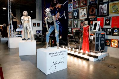 jj_juliensauctions_beverlyhills_gallery_opening_2021_281129.jpg