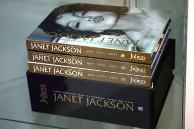 jj_juliensauctions_beverlyhills_gallery_opening_2021_28429.jpg