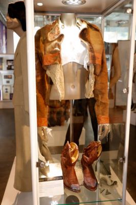 jj_juliensauctions_beverlyhills_gallery_opening_2021_286829.jpg