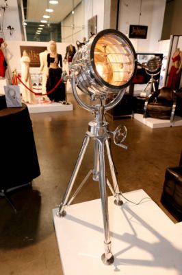 jj_juliensauctions_beverlyhills_gallery_opening_2021_288929.jpg