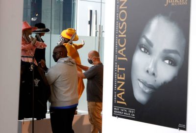 jj_juliensauctions_beverlyhills_gallery_opening_2021_289229.jpg