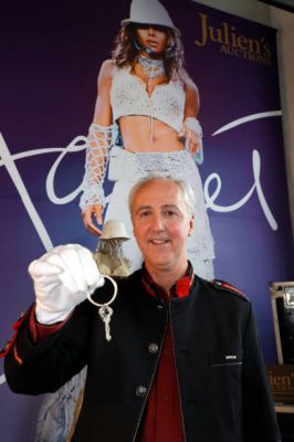 jj_juliensauctions_beverlyhills_gallery_opening_2021_289829.jpg