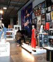 jj_juliensauctions_beverlyhills_gallery_opening_2021_282429.jpg