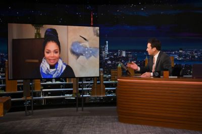 jj_fallontonight_jan22_28329.jpg
