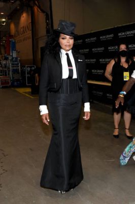 jj_JanetBBMAS22_backstage_28129.jpg