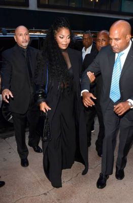 jj_arriving_Csiriano2022_NYFW_28629.jpg