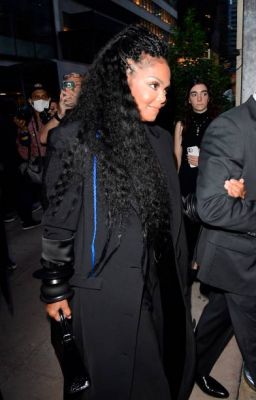 jj_arriving_Csiriano2022_NYFW_28929.jpg