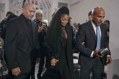 jj_CsirianoNYFW_Show_2022_281629.jpg