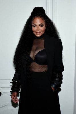 jj_CsirianoNYFW_Show_2022_28329.jpg