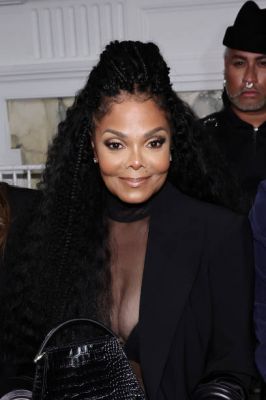 jj_CsirianoNYFW_Show_2022_28629.jpg