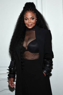jj_CsirianoNYFW_Show_2022_28929.jpg
