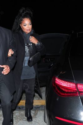 jj_balenciagaparty_arrival_28629.jpg
