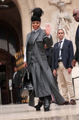 jj_leavingThomBrowne_pfw22_28229.jpg