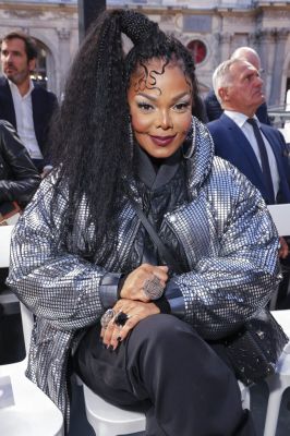 jj_PFW_LousiVuitton22_281029.jpg