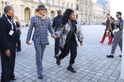 jj_arrivingLVShow_PFW_28329.jpg