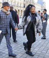 jj_arrivingLVShow_PFW_28529.jpg