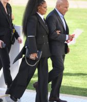 jj_leavingMcQueenShow_london2022_28129.jpg