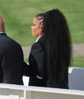 jj_leavingMcQueenShow_london2022_282129.jpg