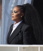 jj_leavingMcQueenShow_london2022_282329.jpg