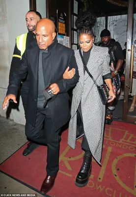 jj_LeavingMcQueenParty_22-_1_.jpg