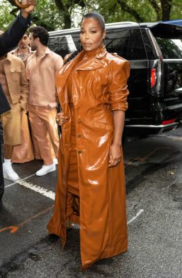 jj_NYFW_Arrivals_Siriano_23_281429.jpg