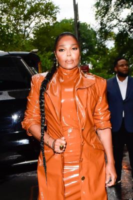 jj_NYFW_Arrivals_Siriano_23_28829.jpg