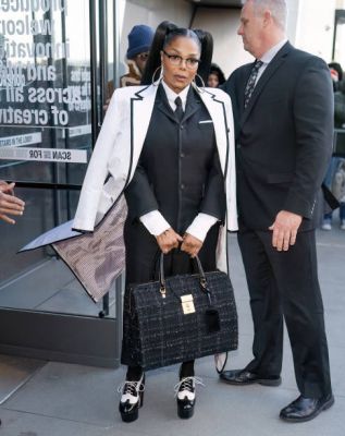 jj_Thom_Browne_NYFW24_Arrivals_28229.jpg