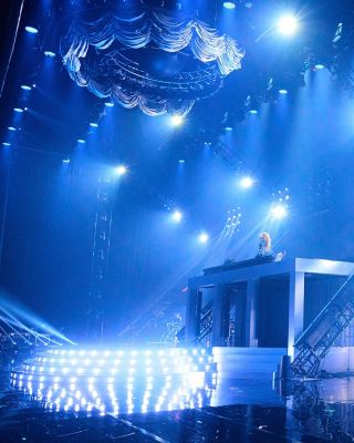 jj_Vegas2025_blue00010.jpg