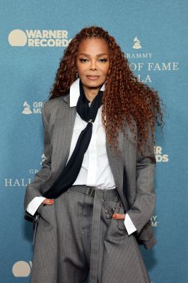 jj_GrammyHallFame_Carpet_00004.jpg