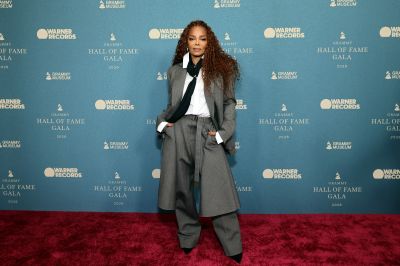 jj_GrammyHallFame_Carpet_00008.jpg