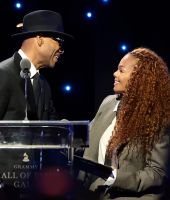 jj_GrammyHallFame_Award_00002.jpg