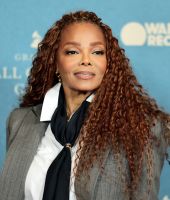 jj_GrammyHallFame_Carpet_00003.jpg