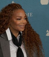 jj_GrammyHallFame_Carpet_00009.jpg