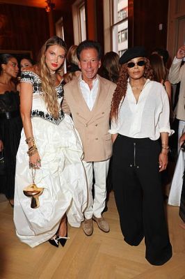 jj_Janet_RHLondonGallery00004.jpg