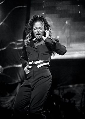 jj_VelvetRopeHartford00002.jpg