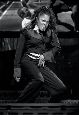 jj_VelvetRopeHartford00006.jpg