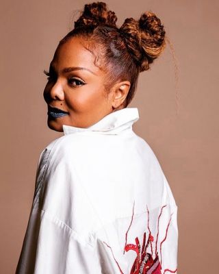 jj_iHeartRadio_Portraits_2018_3.jpg