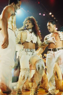 jj_janetTour_Marseille_France4.jpg