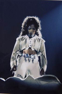 jj_janettourlondonextra2.jpg