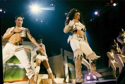 jj_janettourparis2.jpg
