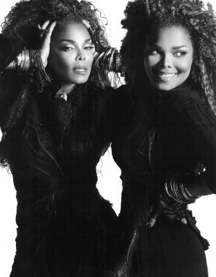 _UNBREAKABLE_World_Tour_BOOK-14.jpg