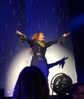 jj_uwt_calgary_fan_016.jpg