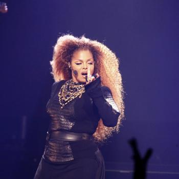 2015_11_janetjackson_livekelz3.jpg