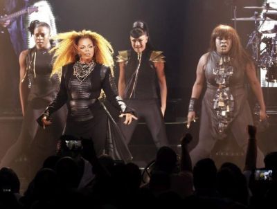 2015_11_janetjackson_live_kelz6.jpg